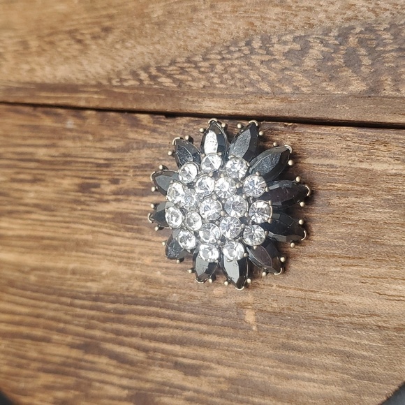 Black dahlia crystal pendant flower floral cottagecore Gothic‎ - Picture 2 of 2